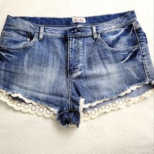Mudd jean shorts size 15, almost new
